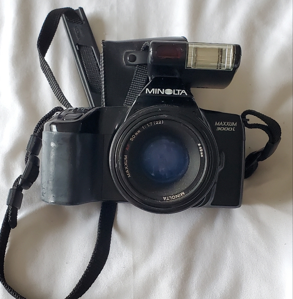 Vintage 80s 1988 Minolta Maxxum 3000i Autofocus Film (SLR) Camera